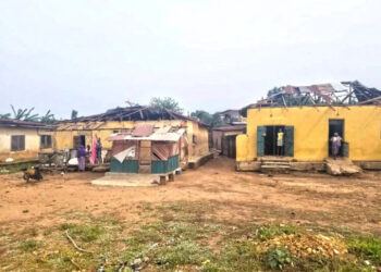 Rainstorm displaces 3,000, affect over 100 houses in Commumity.
