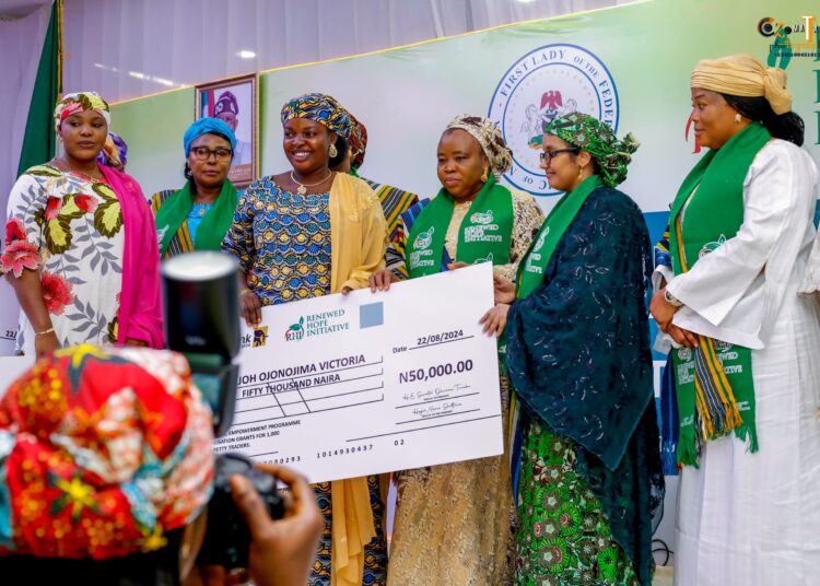 President’s wife launches disbursement of N50,000 grant to 1000 women petty traders in Kogi