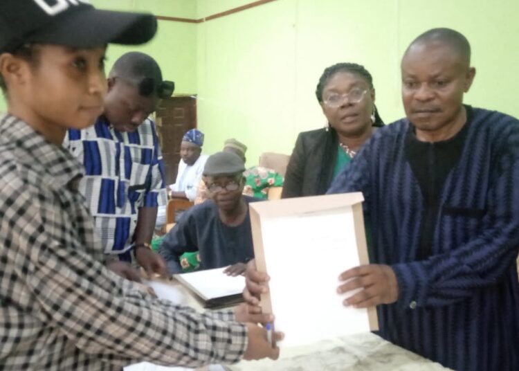 BBBF awards scholarships to 611  pupils, students in Kwara