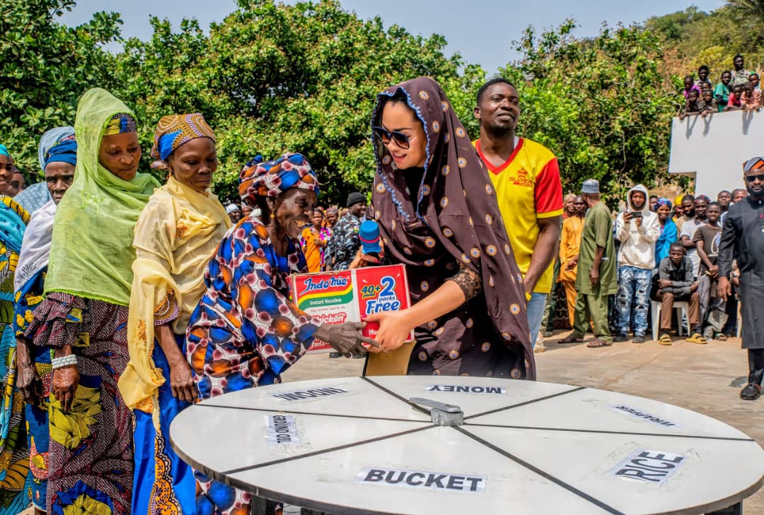 Yuletide: Senator Natasha, husband empower 250 constituents