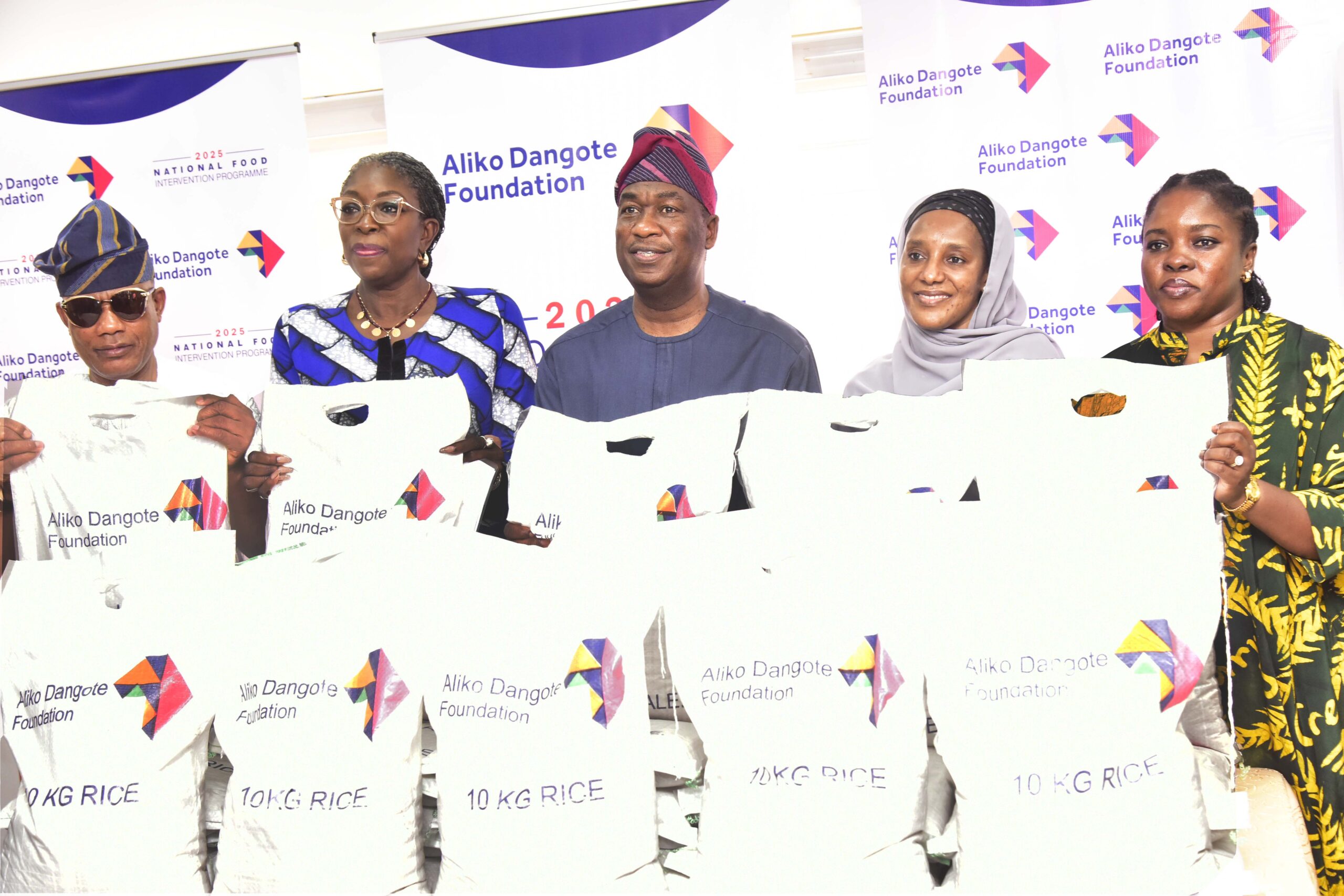 Palliatives: Dangote donates 80,000 bags of rice to Lagos residents
