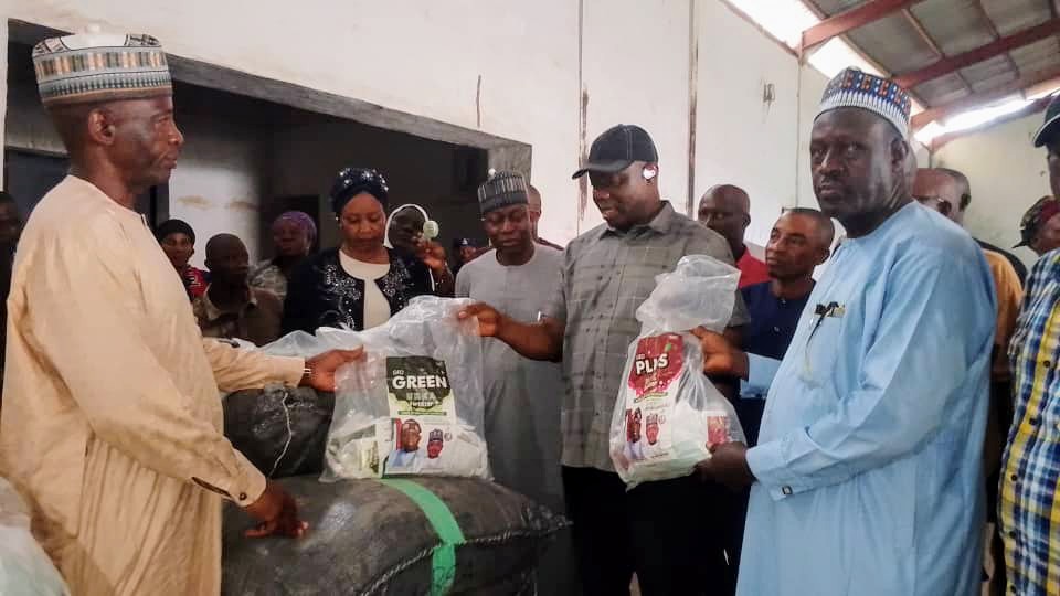 Kogi distributes fertilizer support worth ₦3.2 billion to 30, 000 farmers