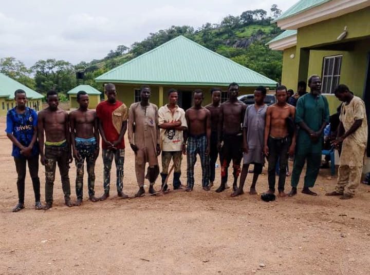 Kogi/kwara security joint forces arrest 12 suspected kidnappers, 1 informant, rescue victims