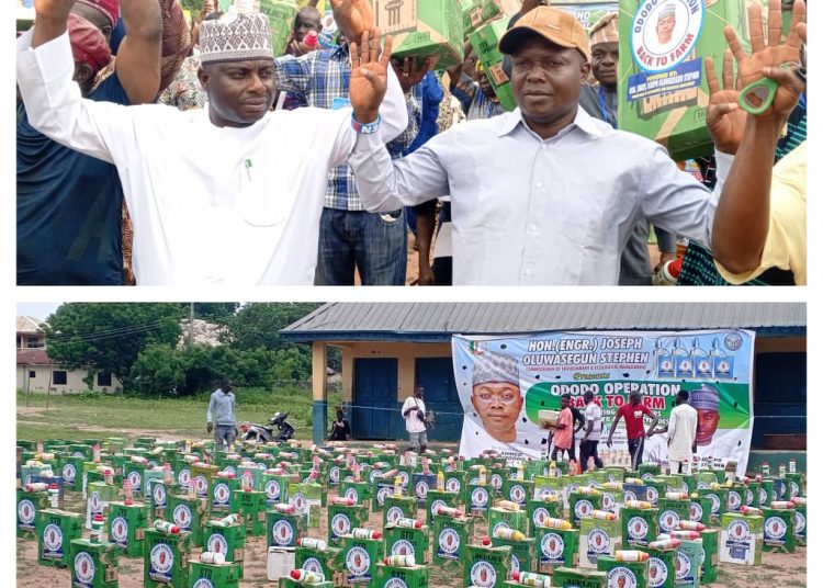 Ododo Agricultural Empowerment: Engineer Olusegun Joseph Distributes Farm Implements to 500 Farmers in Yagba West