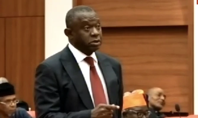 Senator Karimi donates N15Million to Iyara, Takete Ide Communities