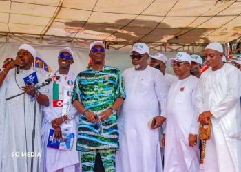 Ex–Kogi Speaker, Kolawole joins thousands of APC members to receive Olusoji into the party
