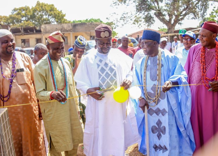 2027: Kogi commissioner boosts Tinubu/Ododo campaigns with cash support, empowerment