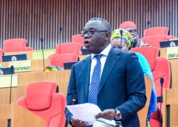 Yuletide: Senator Sunday Steve Karimi Distributes Rice to Constituents