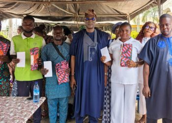 Former Speaker Kolawole Empowers Over 300 Constituents, Reaffirms Loyalty to APC