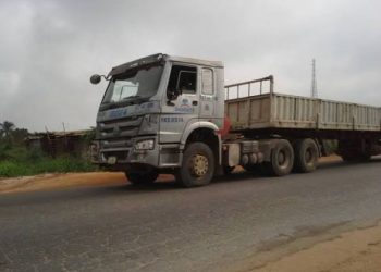 Dangote Cracks Down on Illegal Haulage, Offers N500,000 Reward for Whistleblowers